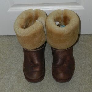 Ugg Tall Boots Sheepskin Metallic Sz 8